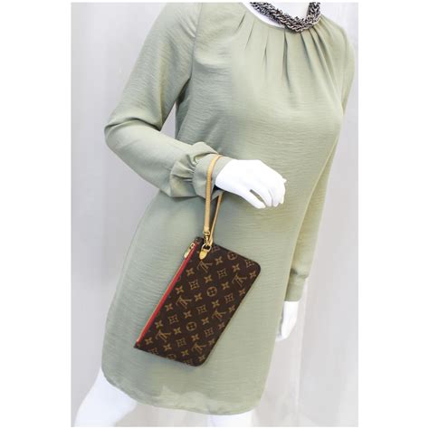 louis vuitton favouritw mm as a wristlet|louis vuitton waist pouch.